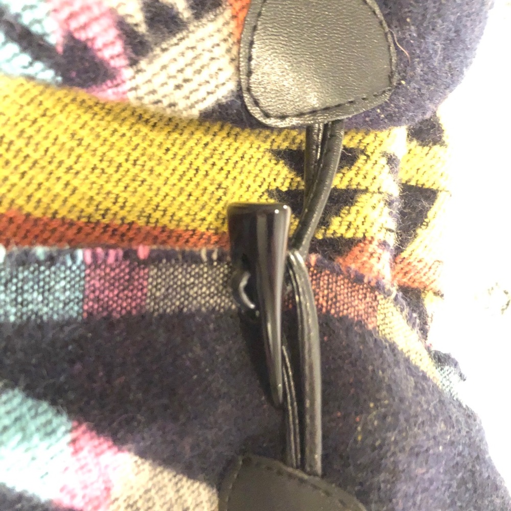 Aztec patterned poncho - Picture 4 of 4